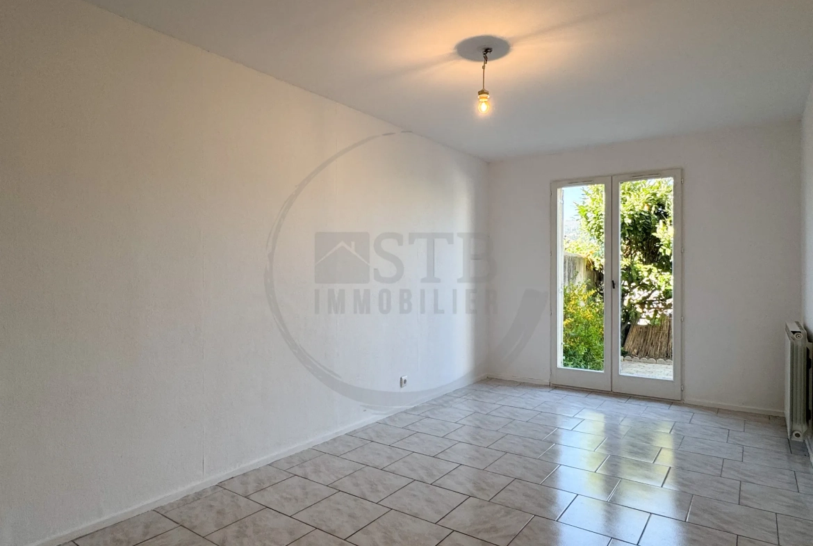 Maison mitoyenne de 89m² avec garage à Privas, Ardèche, secteur calme 