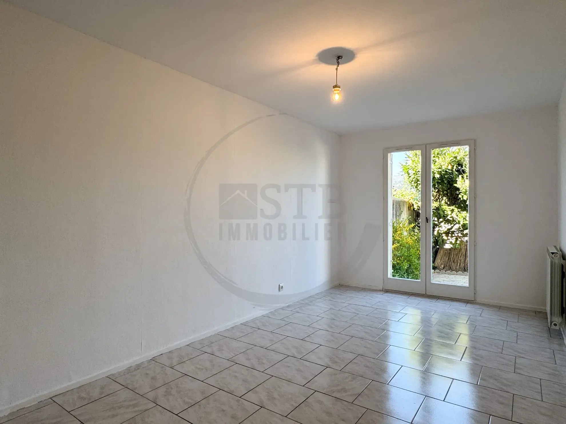 Maison mitoyenne de 89m² avec garage à Privas, Ardèche, secteur calme 