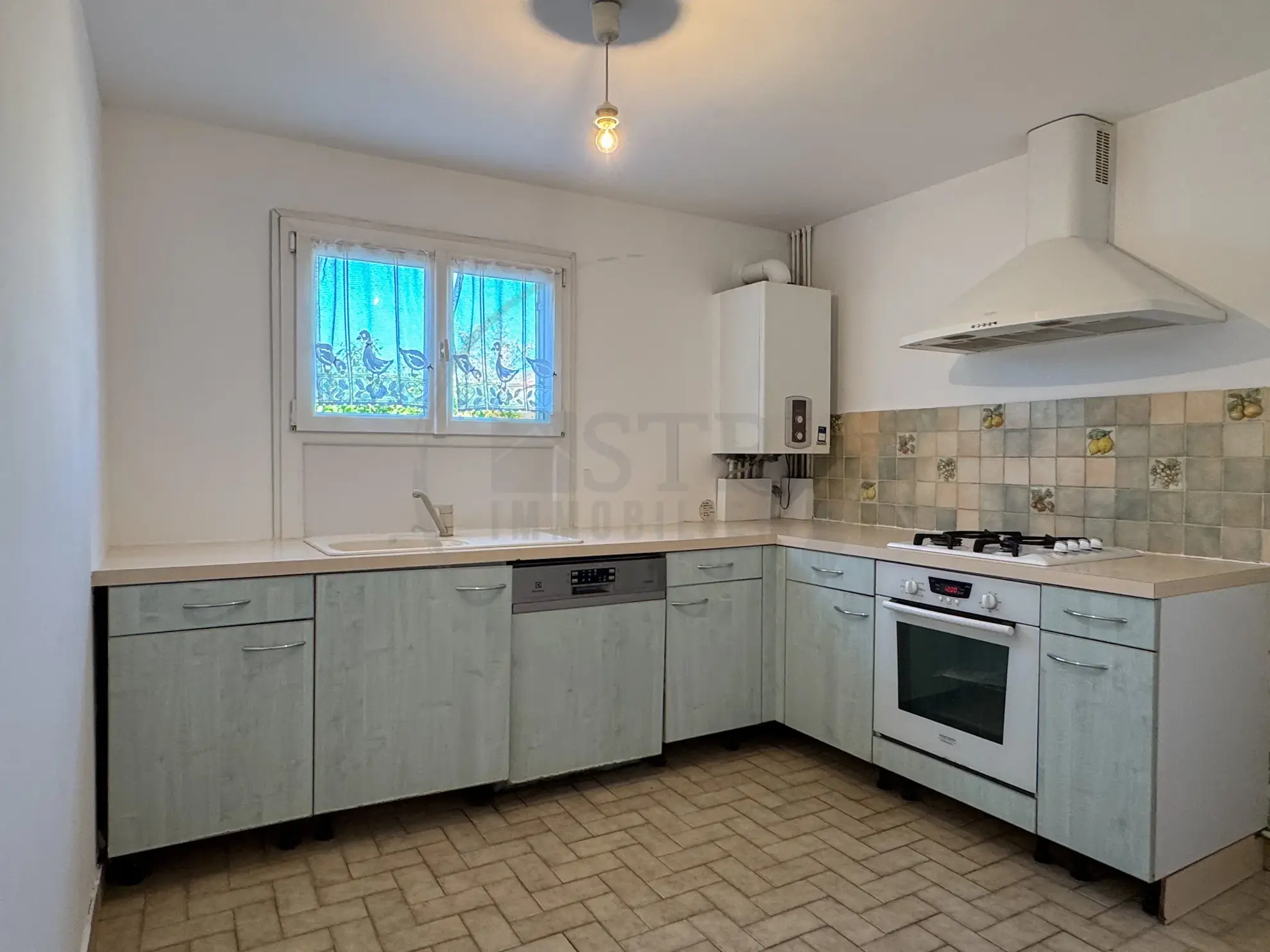Maison mitoyenne de 89m² avec garage à Privas, Ardèche, secteur calme 