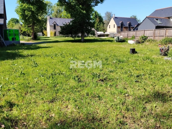 Terrain constructible de 718 m² à vendre à Le Minihic-sur-Rance, Côte d'Emeraude