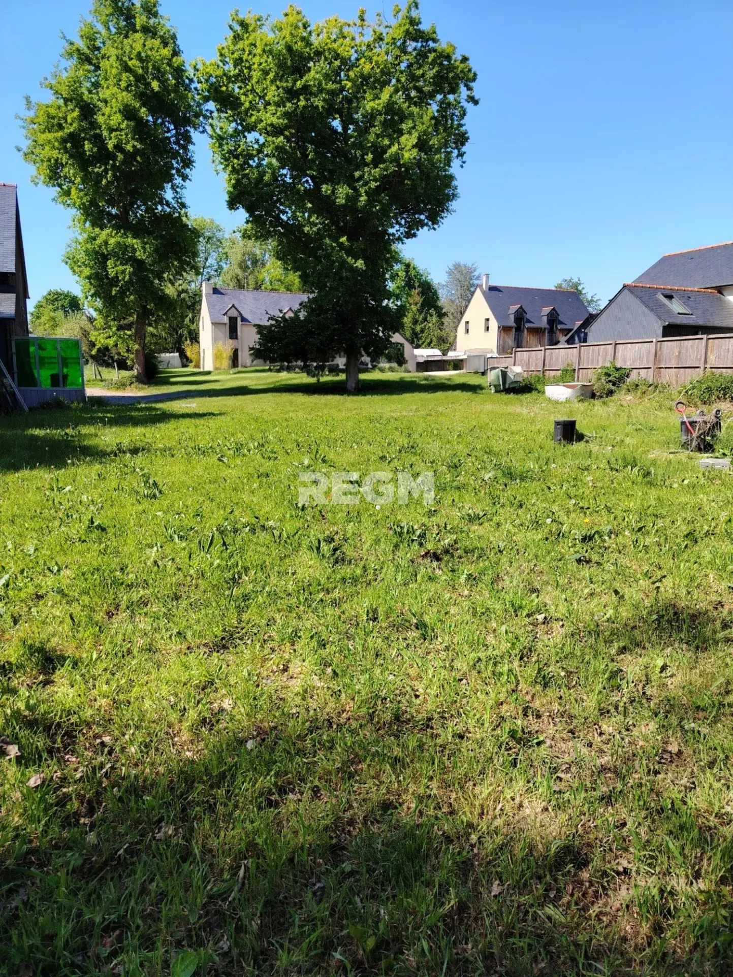 Terrain constructible de 718 m² à vendre à Le Minihic-sur-Rance, Côte d'Emeraude 