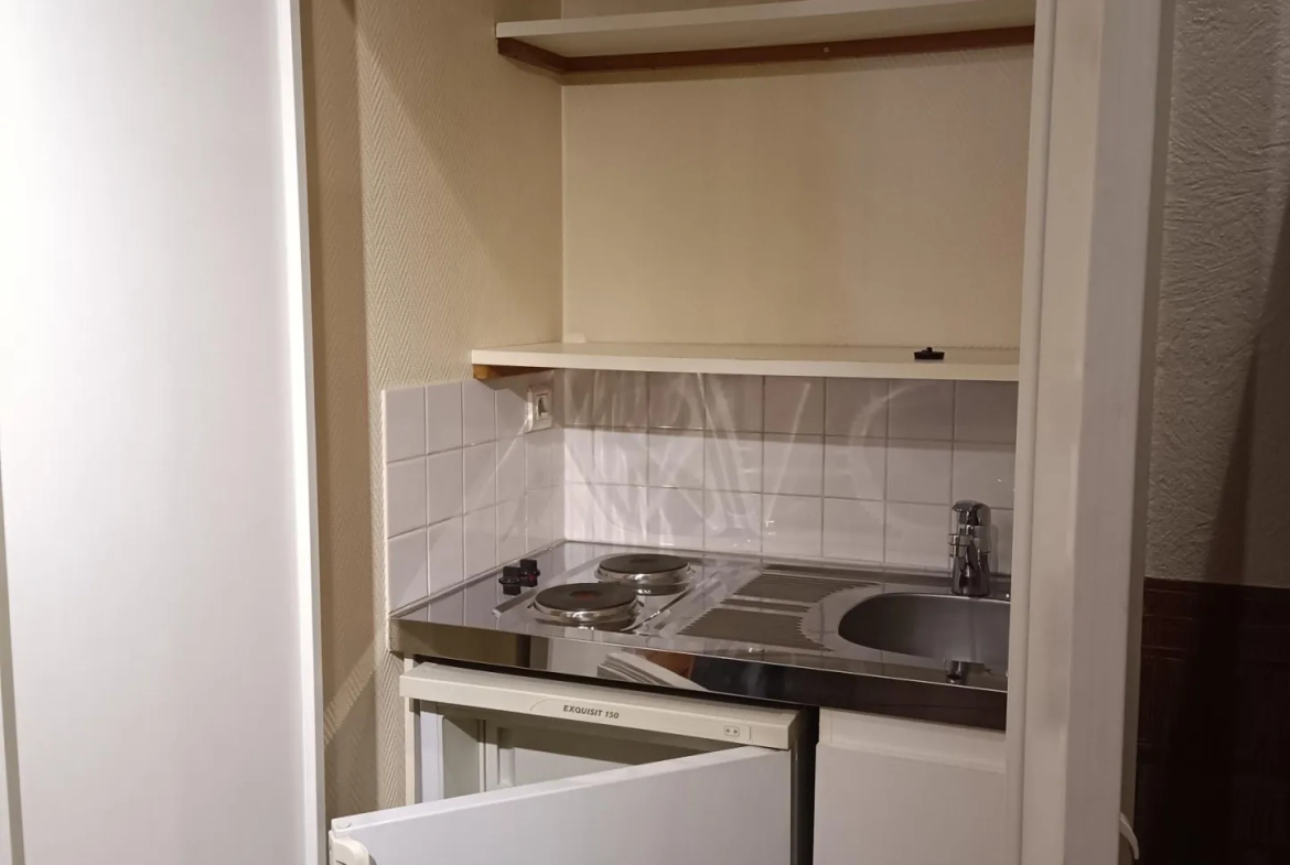 Local professionnel de 53 m² en centre-ville de Vierzon avec parking et ascenseur 