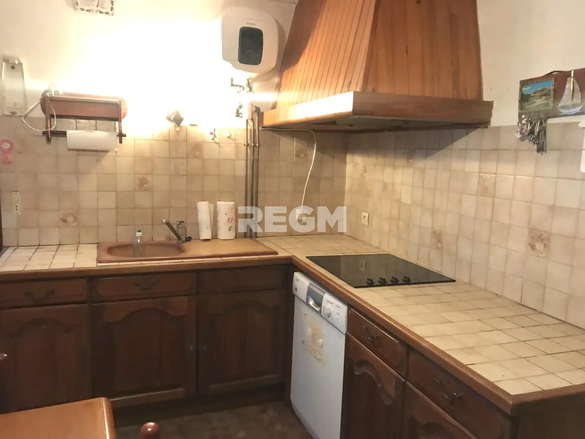 Maison ancienne à vendre à Milly-la-Forêt, proche du marché, avec cour et grenier aménageable 