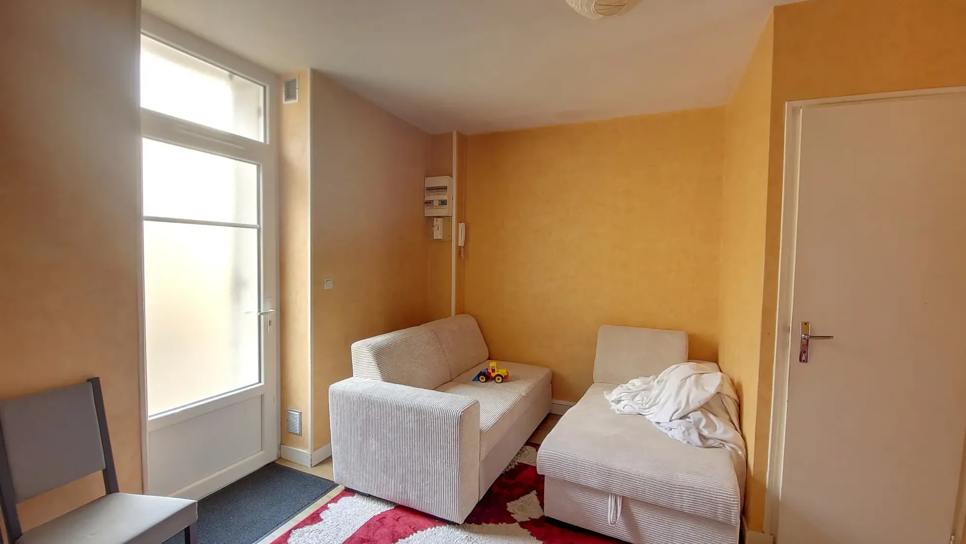 Appartement T2 loué de 29,5 m² à Nantes quartier République avec cour 