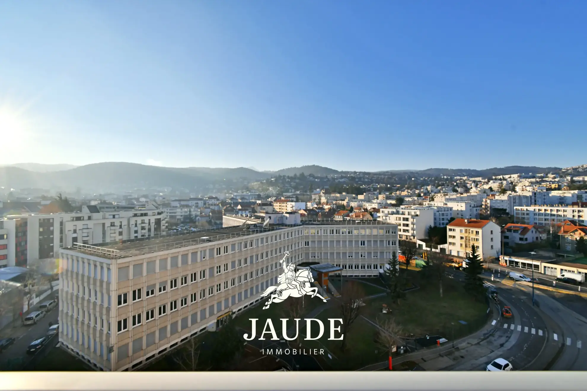 Appartement F6 de 106m² avec parking et Vue sur le Puy de Dôme à Clermont-Ferrand 