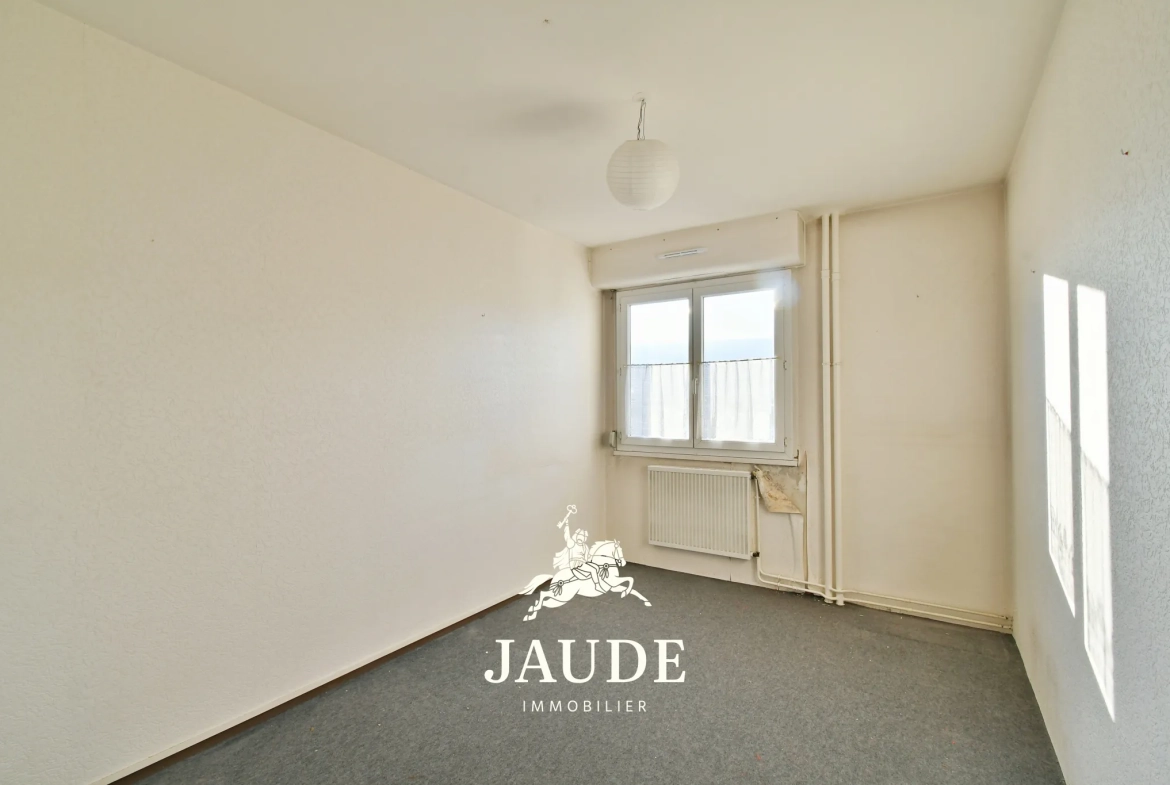 Appartement F6 de 106m² avec parking et Vue sur le Puy de Dôme à Clermont-Ferrand 