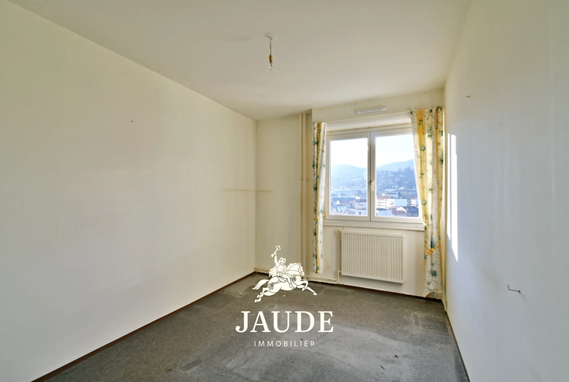 Appartement F6 de 106m² avec parking et Vue sur le Puy de Dôme à Clermont-Ferrand 