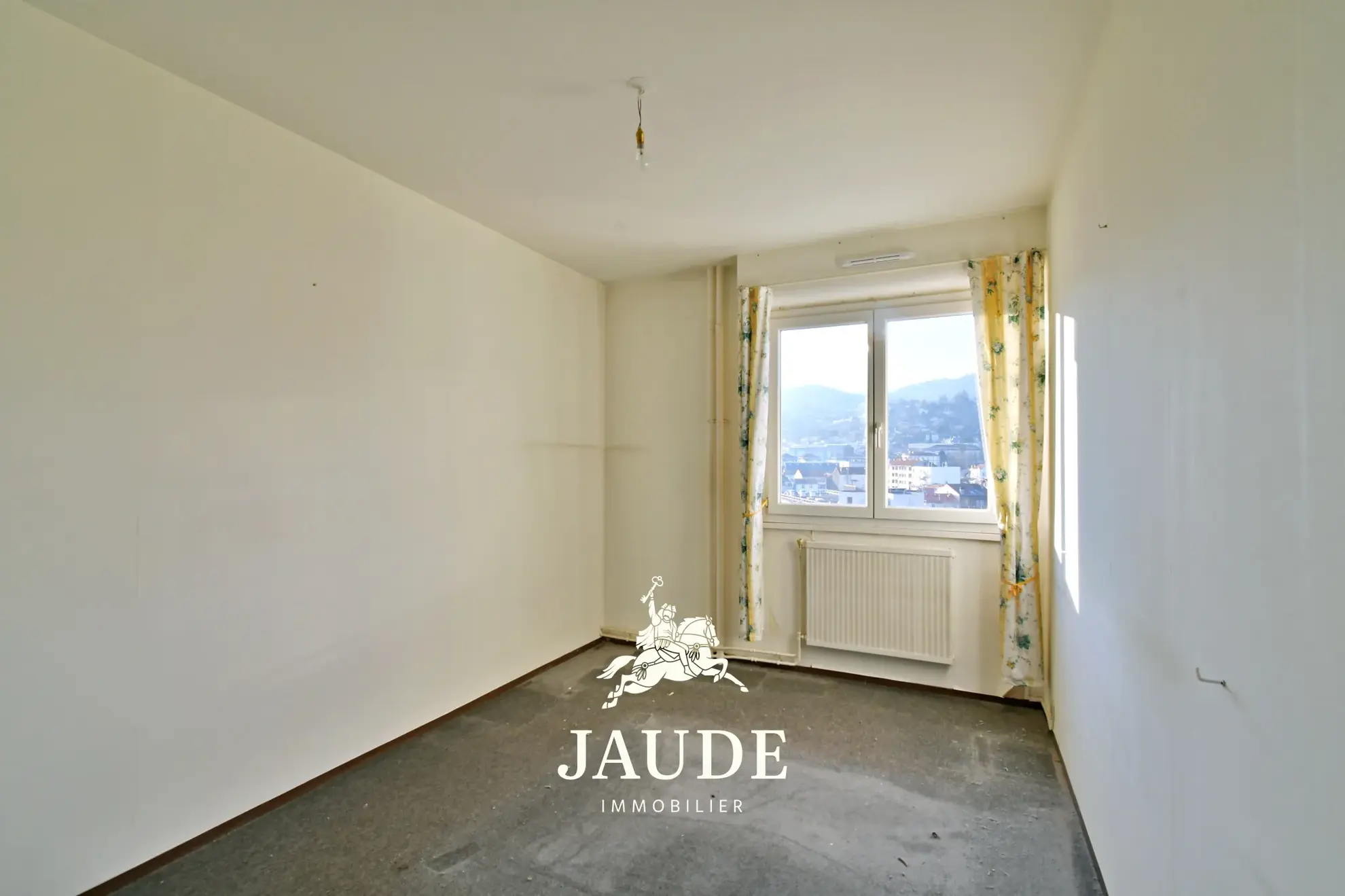 Appartement F6 de 106m² avec parking et Vue sur le Puy de Dôme à Clermont-Ferrand 