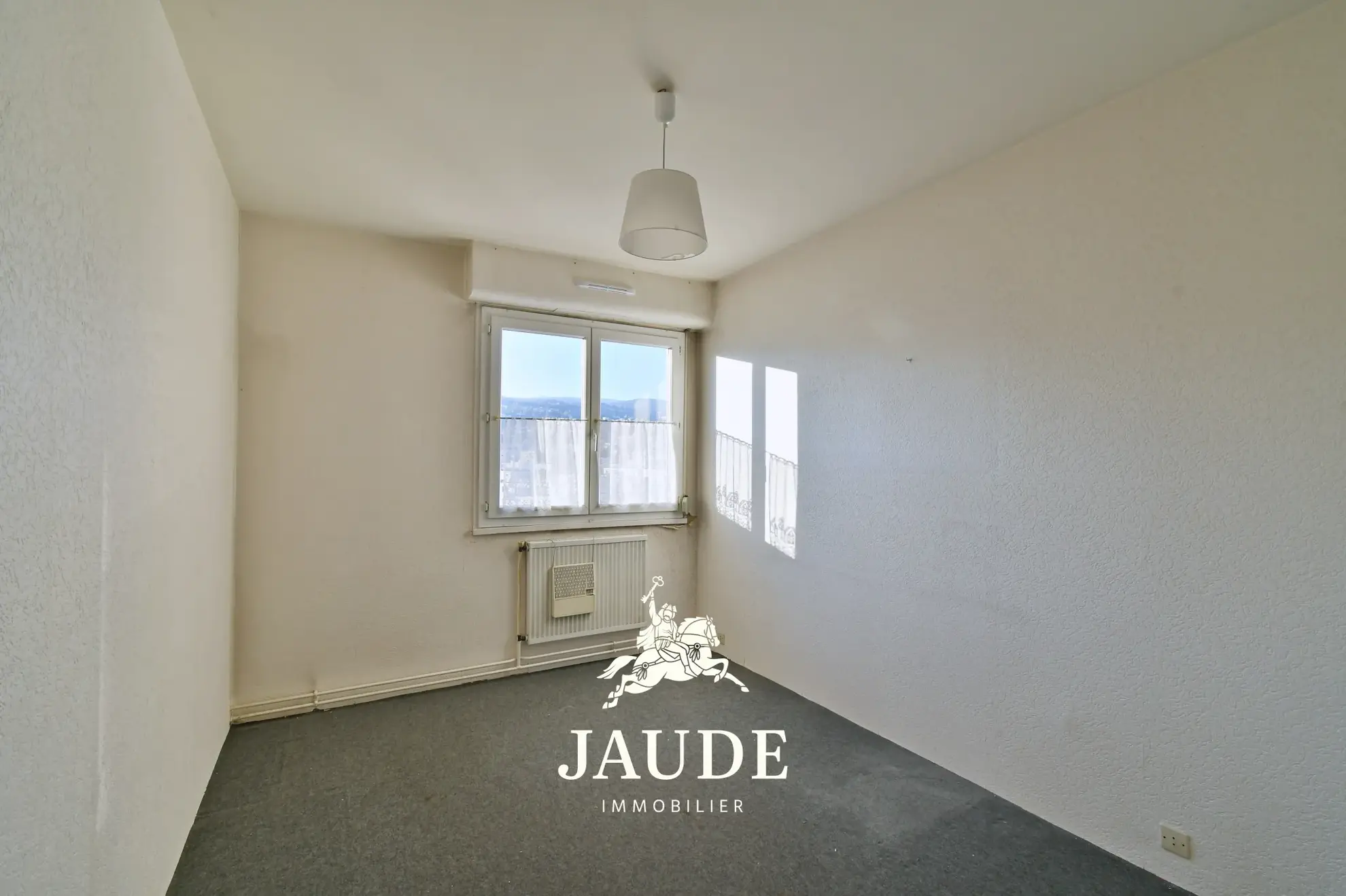 Appartement F6 de 106m² avec parking et Vue sur le Puy de Dôme à Clermont-Ferrand 