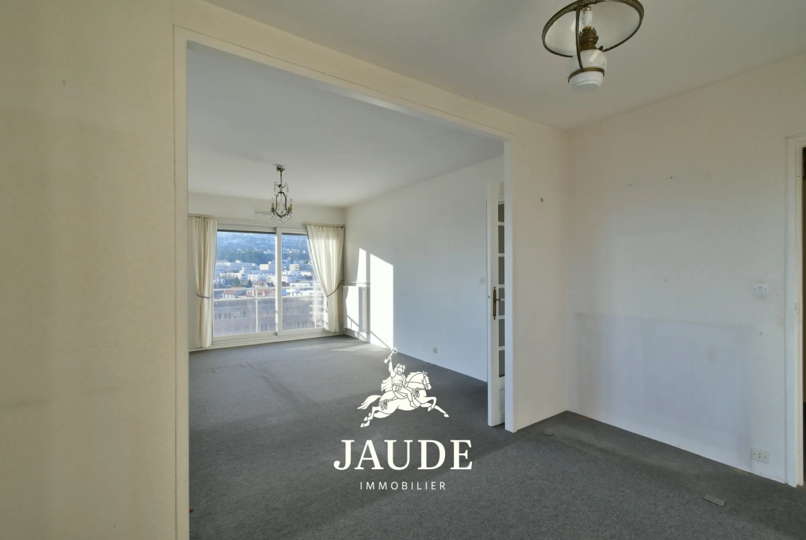 Appartement F6 de 106m² avec parking et Vue sur le Puy de Dôme à Clermont-Ferrand 