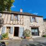 Belle maison de village rénovée avec terrasse en Dordogne
