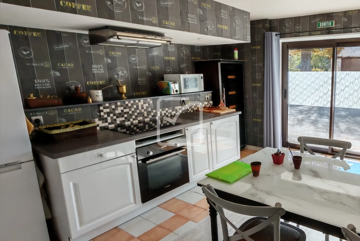 Belle maison de village rénovée avec terrasse en Dordogne 