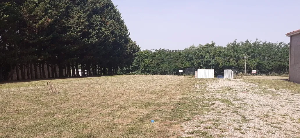 Maison de 260 m² avec dépendance et garage à La Réole - 4034 m² 