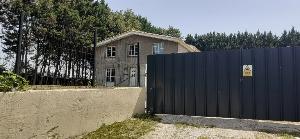 Maison de 260 m² avec dépendance et garage à La Réole - 4034 m² 