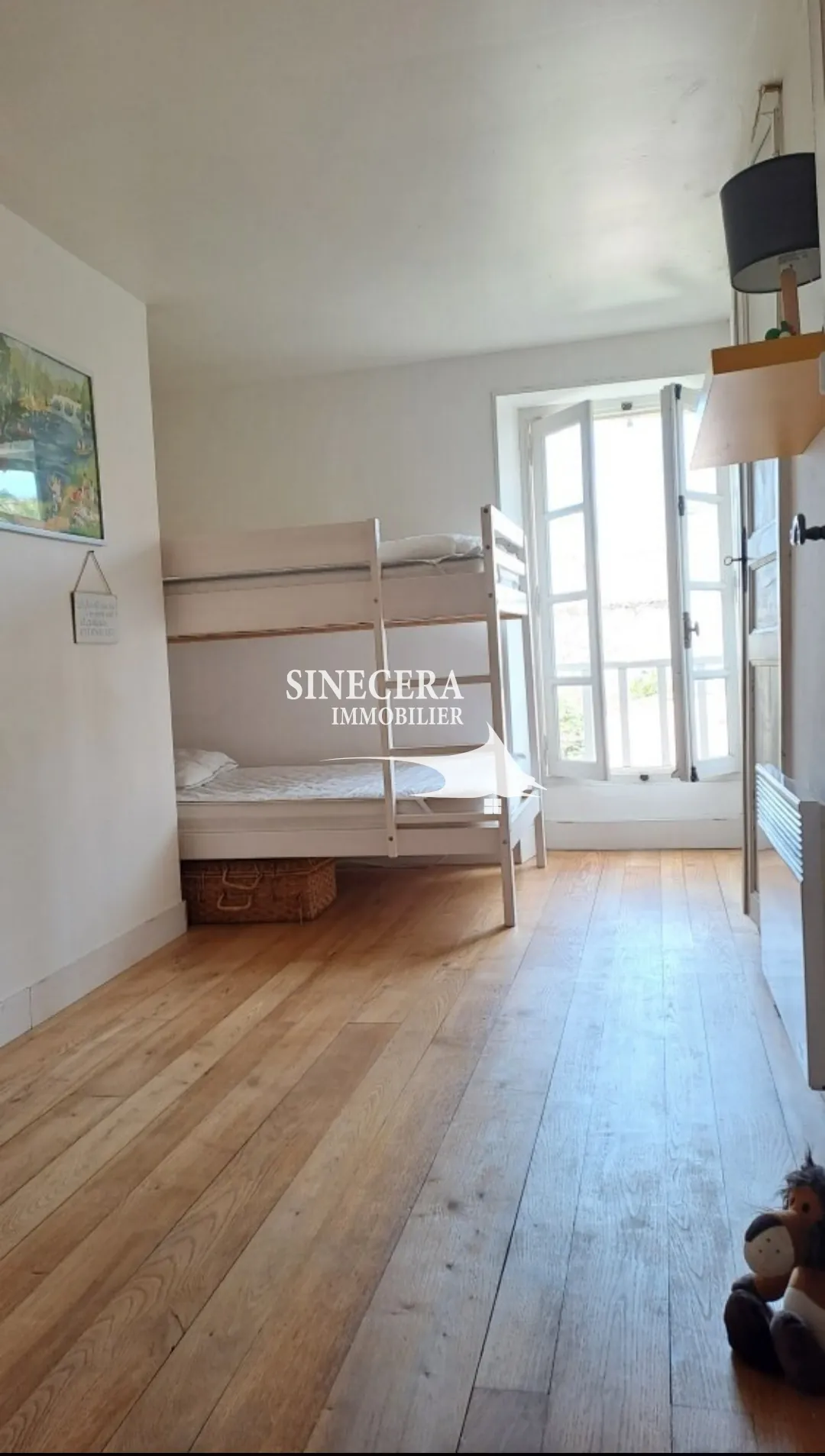 Maison de ville de 90m² à Ribérac avec jardin et commodités proches 