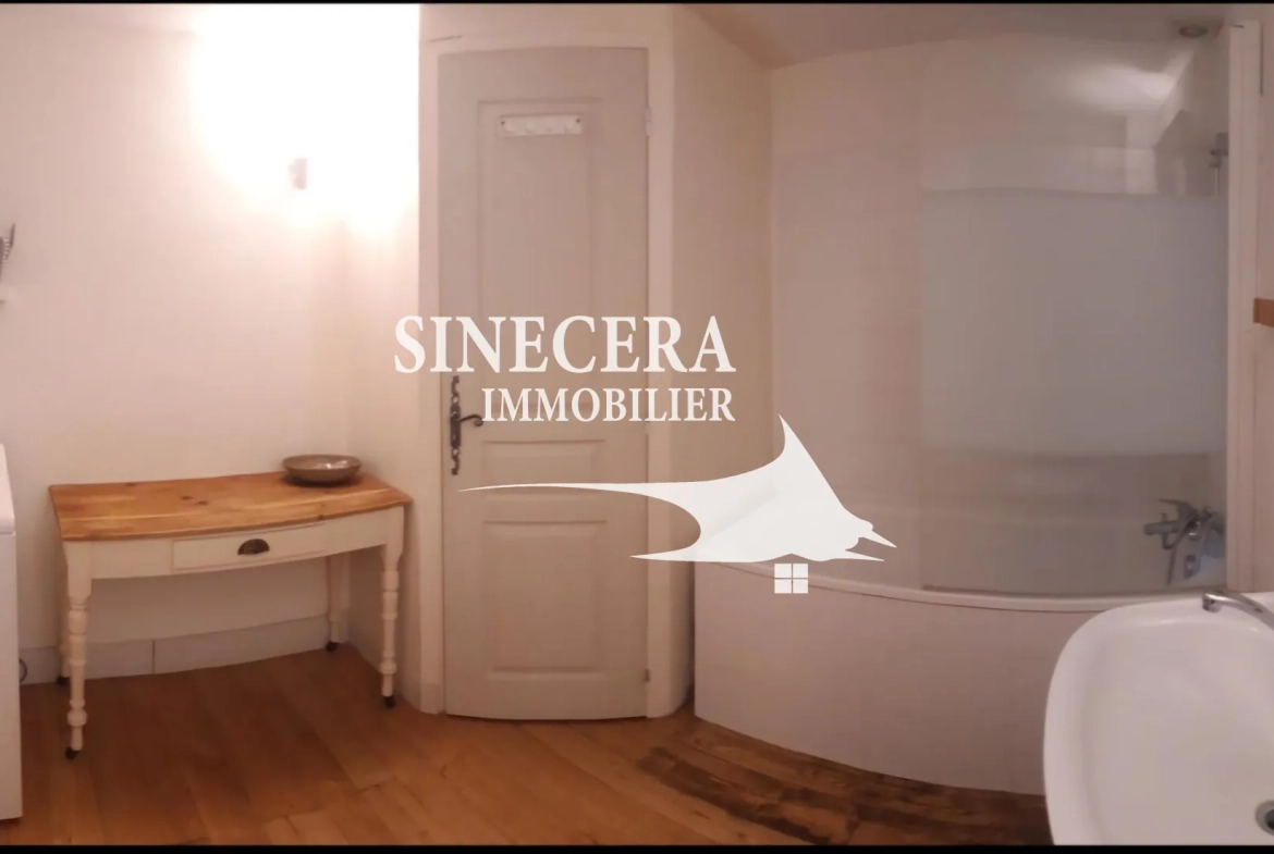 Maison de ville de 90m² à Ribérac avec jardin et commodités proches 