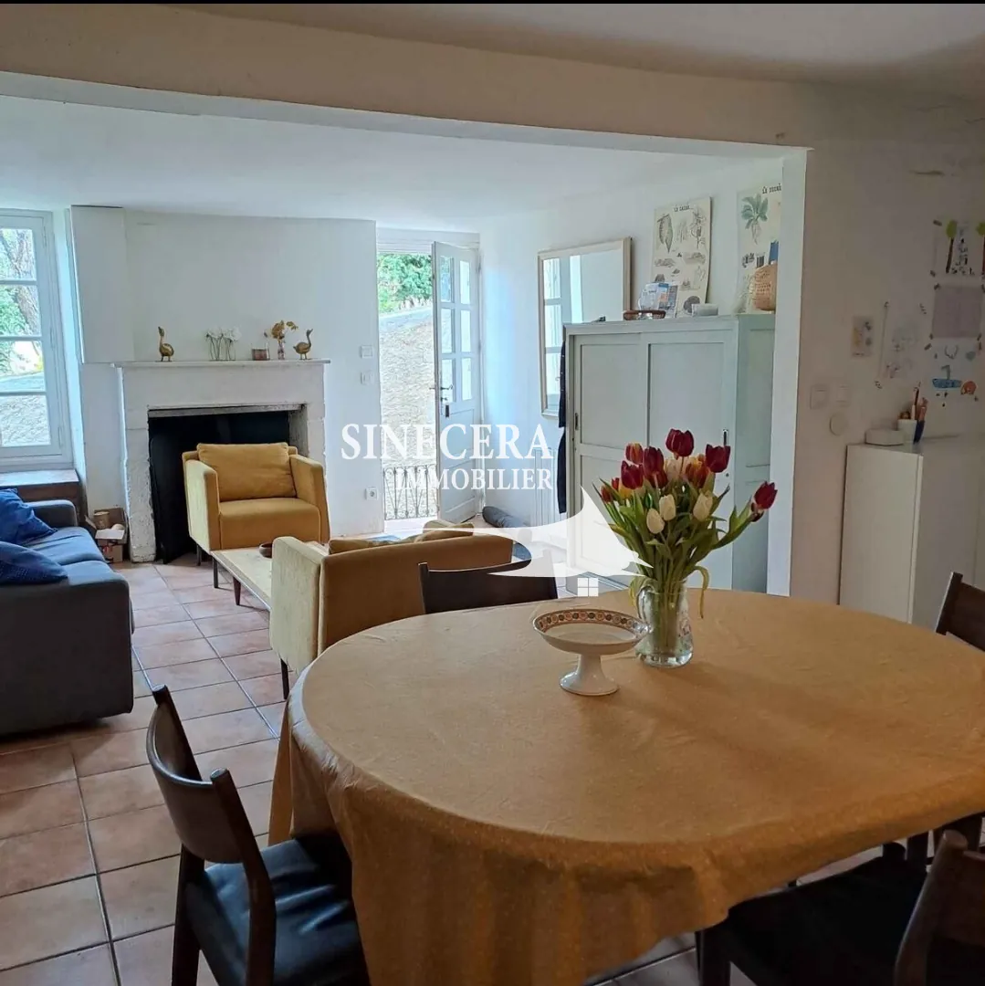 Maison de ville de 90m² à Ribérac avec jardin et commodités proches 
