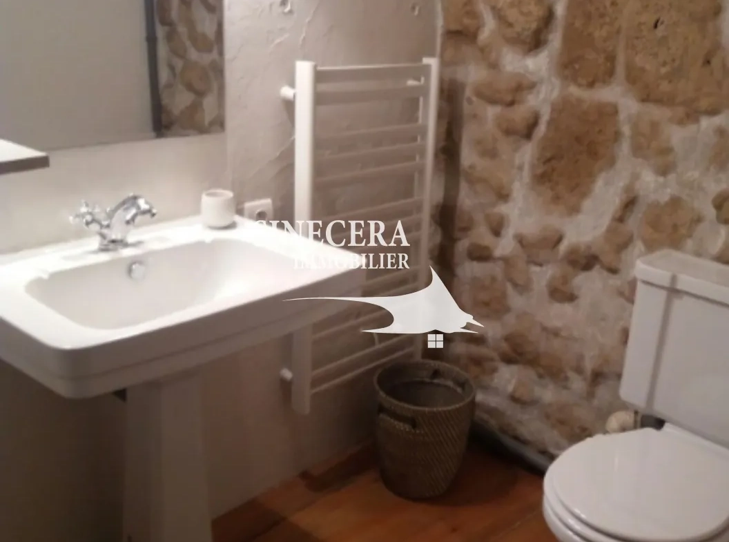 Maison de ville de 90m² à Ribérac avec jardin et commodités proches 
