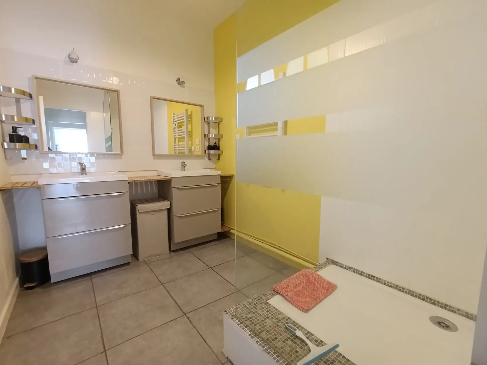 Appartement lumineux de 4 pièces avec cave et possibilité terrasse à Vichy 