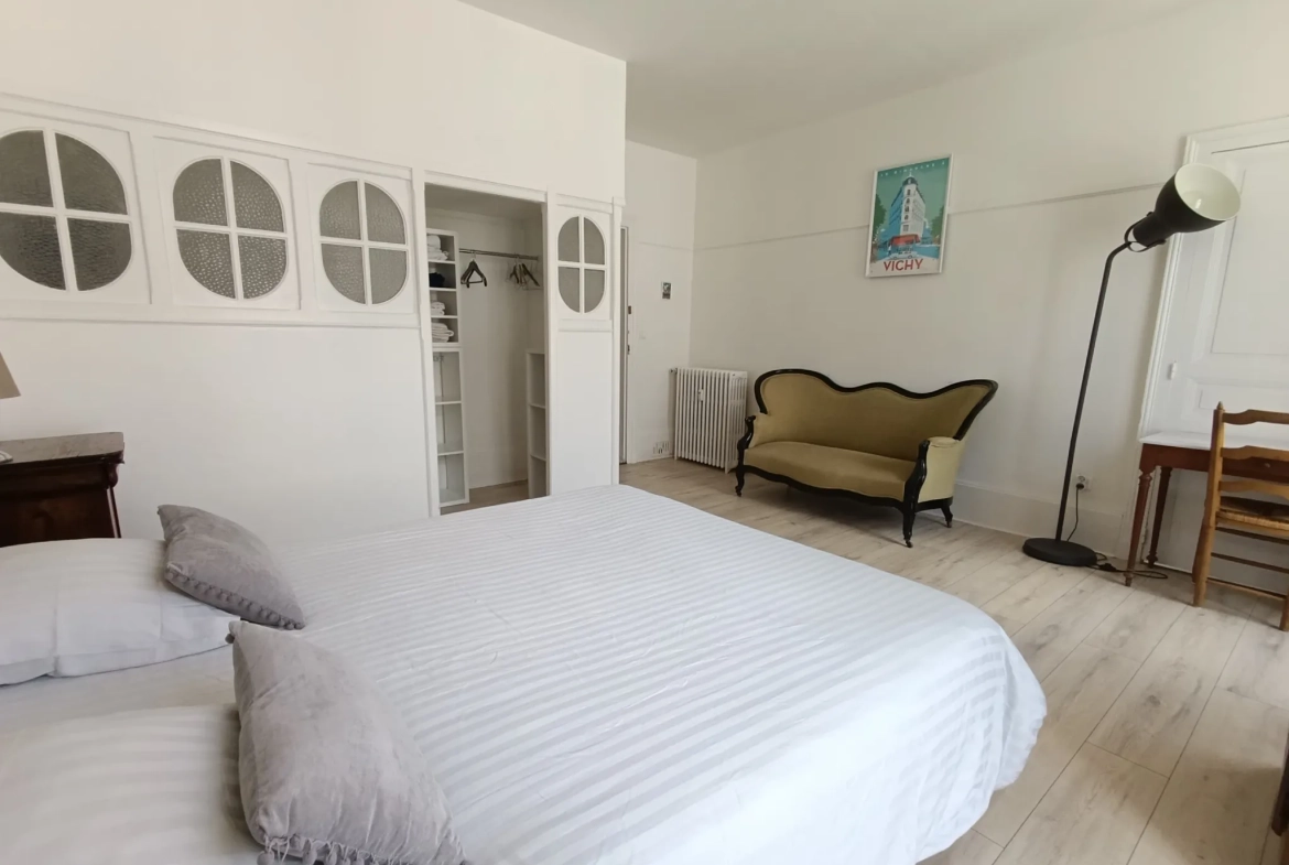 Appartement lumineux de 4 pièces avec cave et possibilité terrasse à Vichy 
