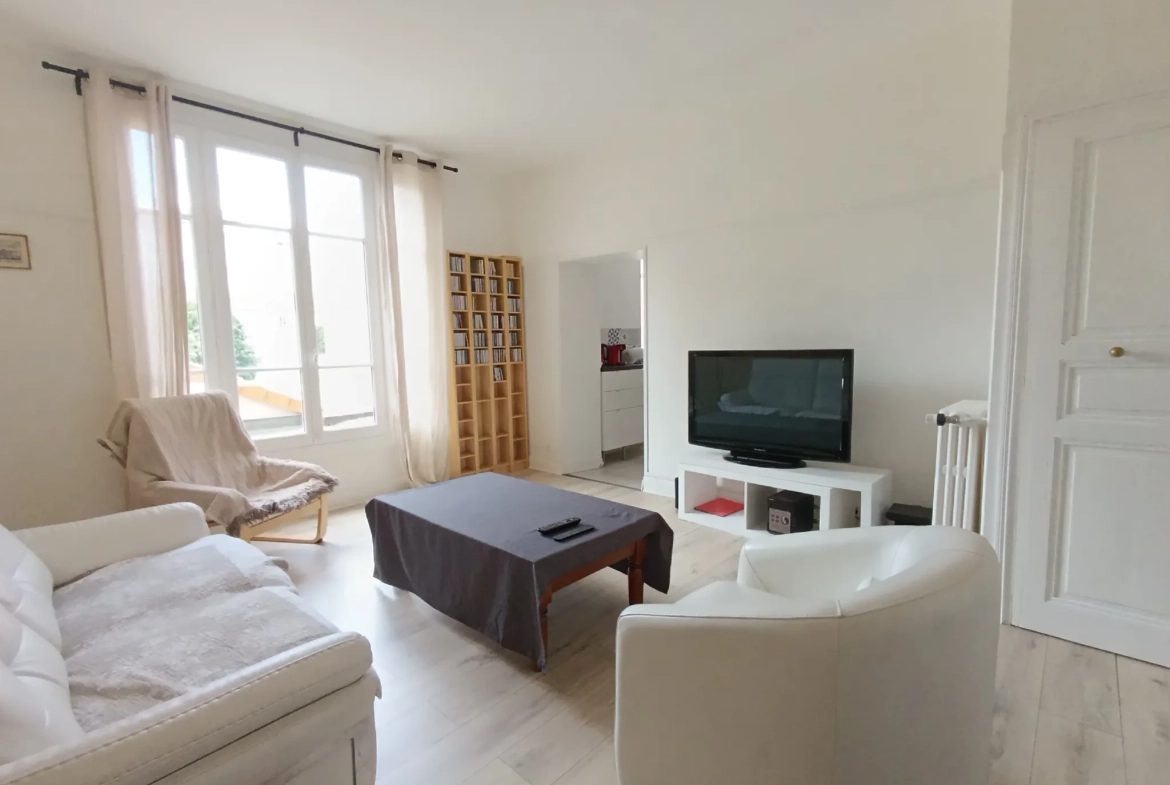 Appartement lumineux de 4 pièces avec cave et possibilité terrasse à Vichy 