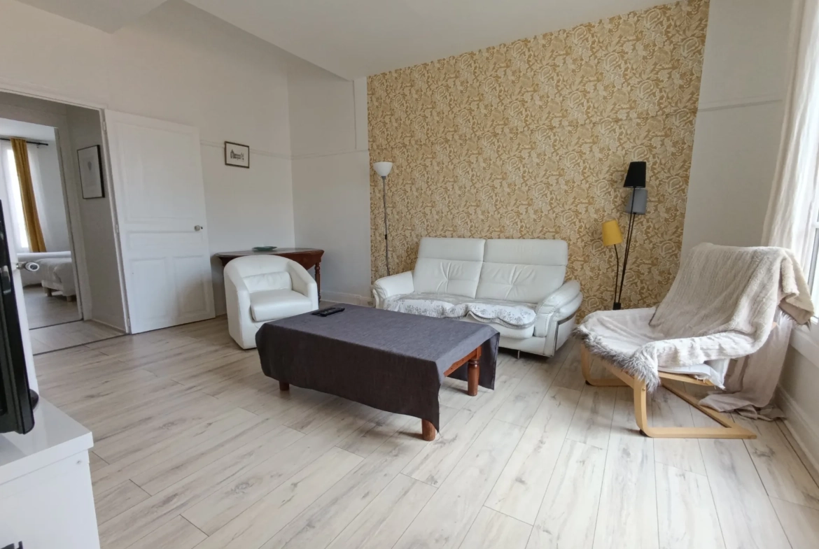 Appartement lumineux de 4 pièces avec cave et possibilité terrasse à Vichy 
