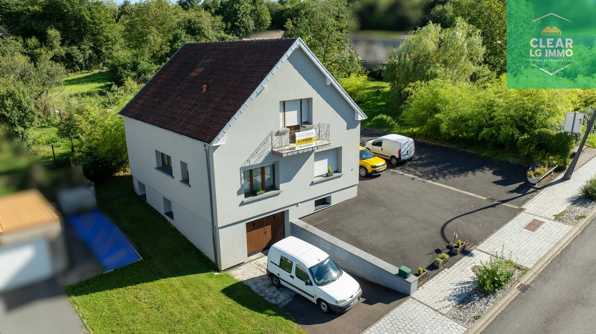 Maison 140 m² à Farébersviller avec terrasse, grands garages et jardin 