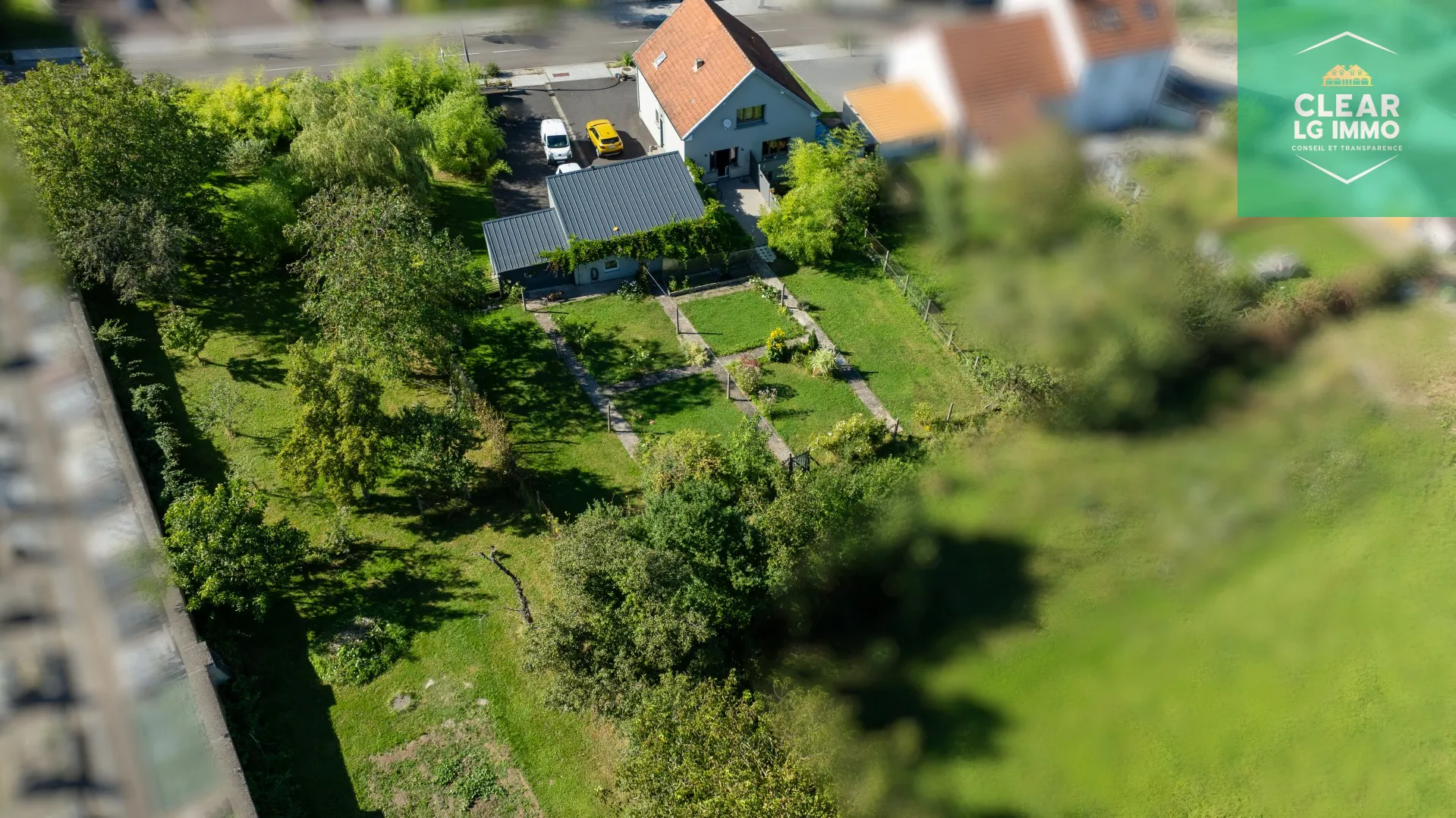 Maison 140 m² à Farébersviller avec terrasse, grands garages et jardin 