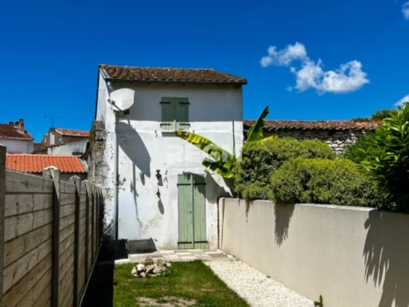 Maison à Saujon de 100 m² avec dépendance et jardin privé, proche du centre-ville