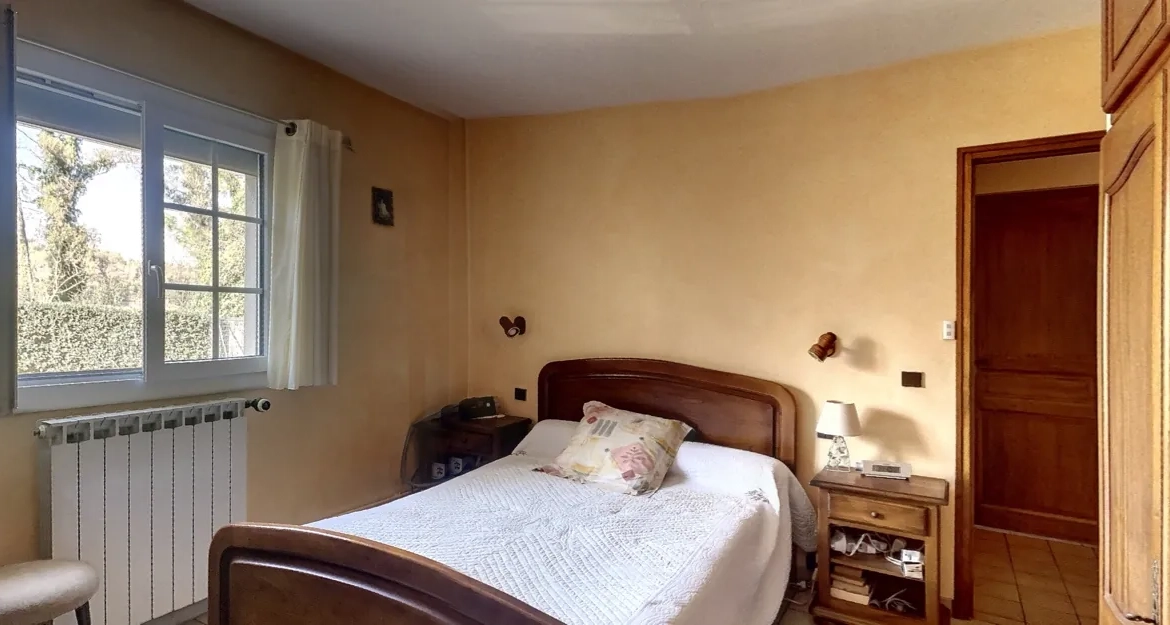 Maison de plain-pied avec dépendance et jardin à Avignon, proche centre 