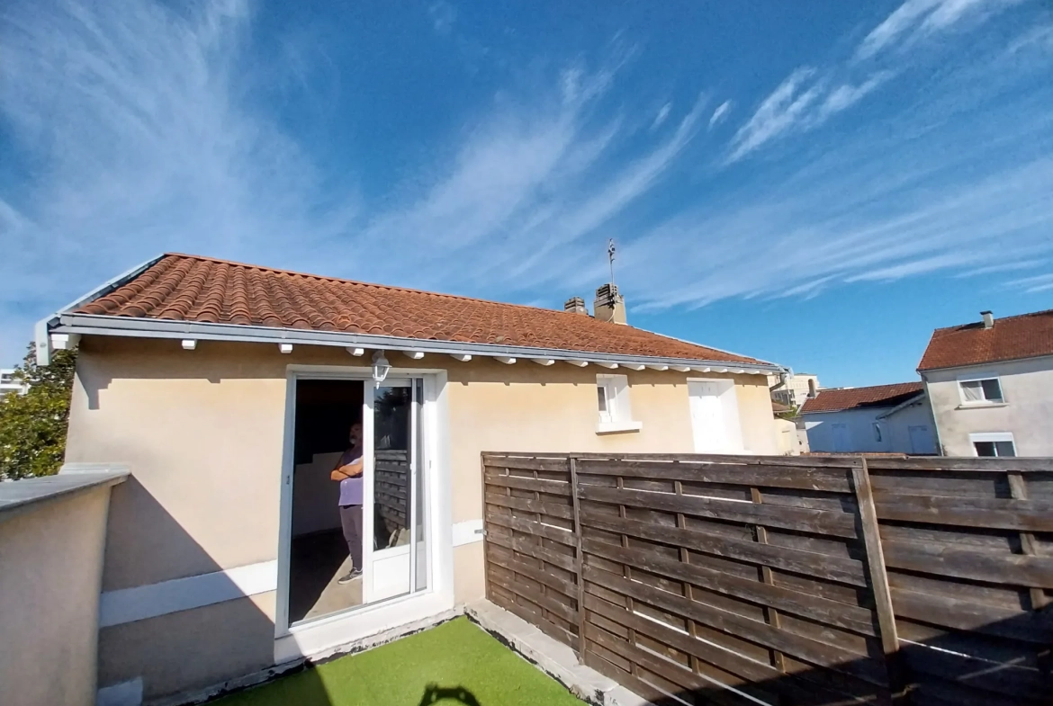 Maison de style classique avec 5 chambres et garage à Périgueux, quartier Hôpital 