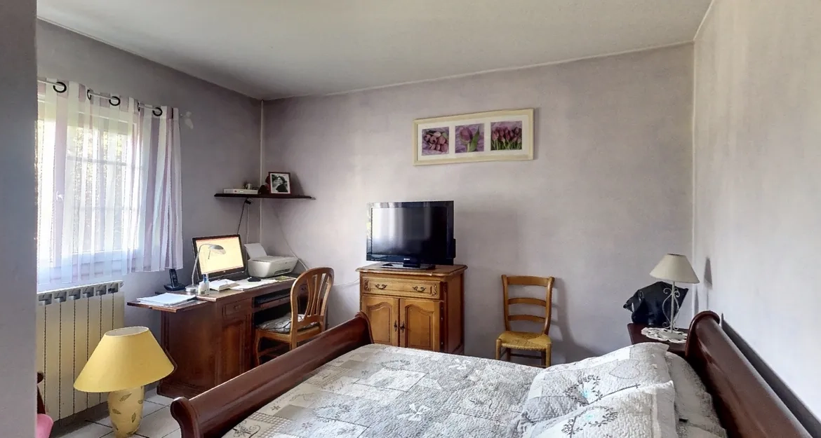 Maison de plain-pied avec dépendance et jardin à Avignon, proche centre 