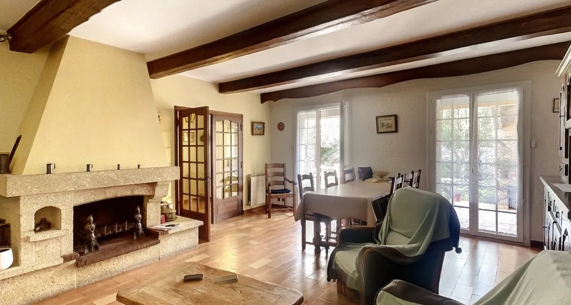 Maison de plain-pied avec dépendance et jardin à Avignon, proche centre 