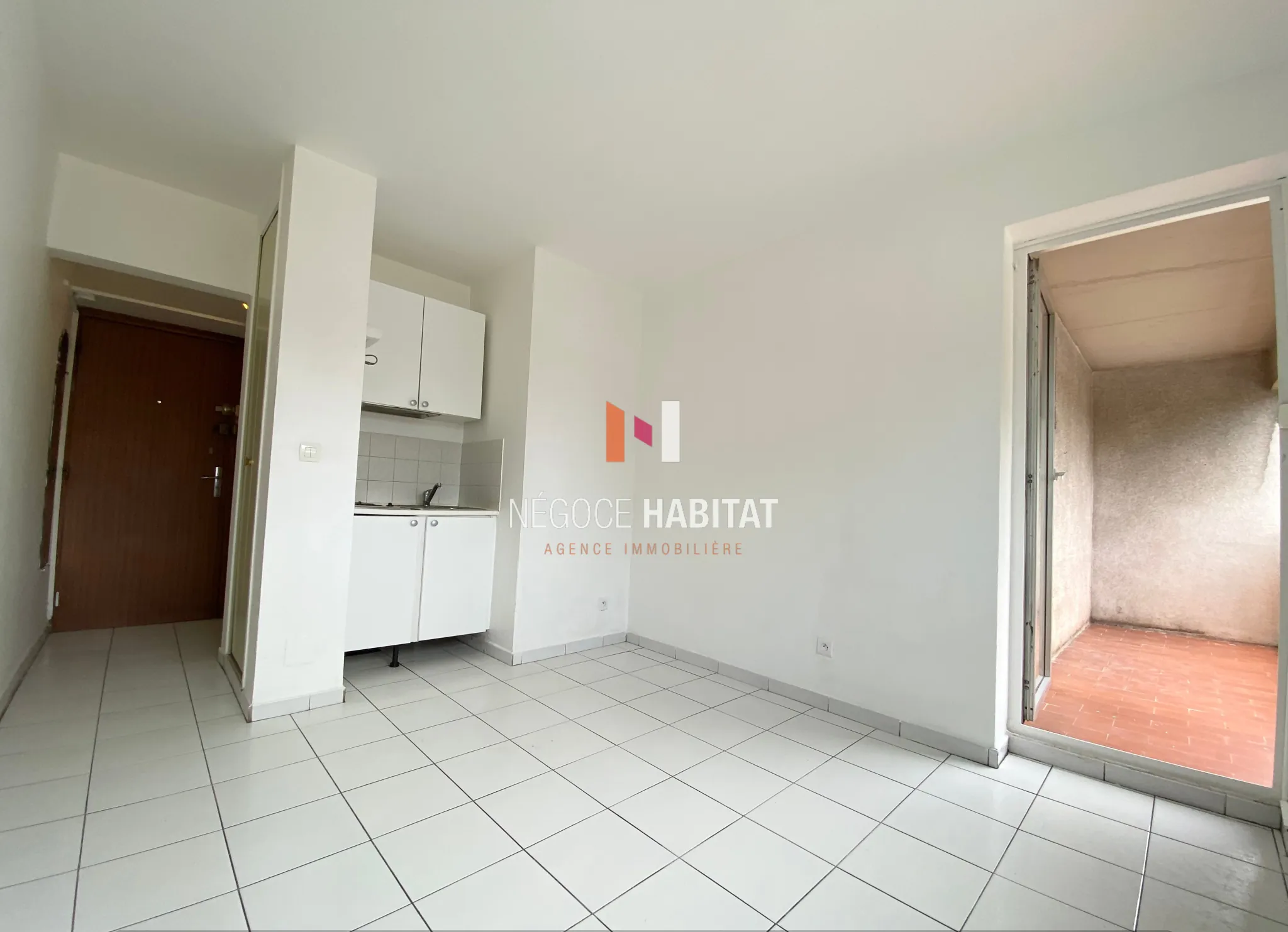 Appartement T1 avec terrasse et parking à Montpellier près du tramway 