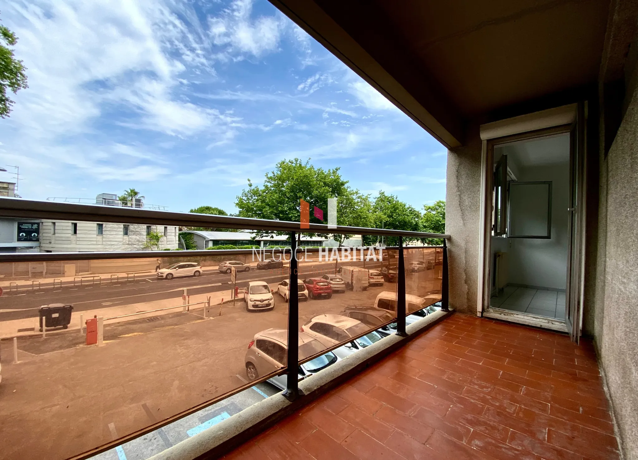 Appartement T1 avec terrasse et parking à Montpellier près du tramway 