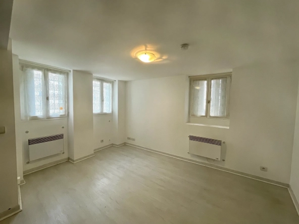 Studio rénové à Saint-Germain-en-Laye proche RER et commerces – idéal résidence ou investissement