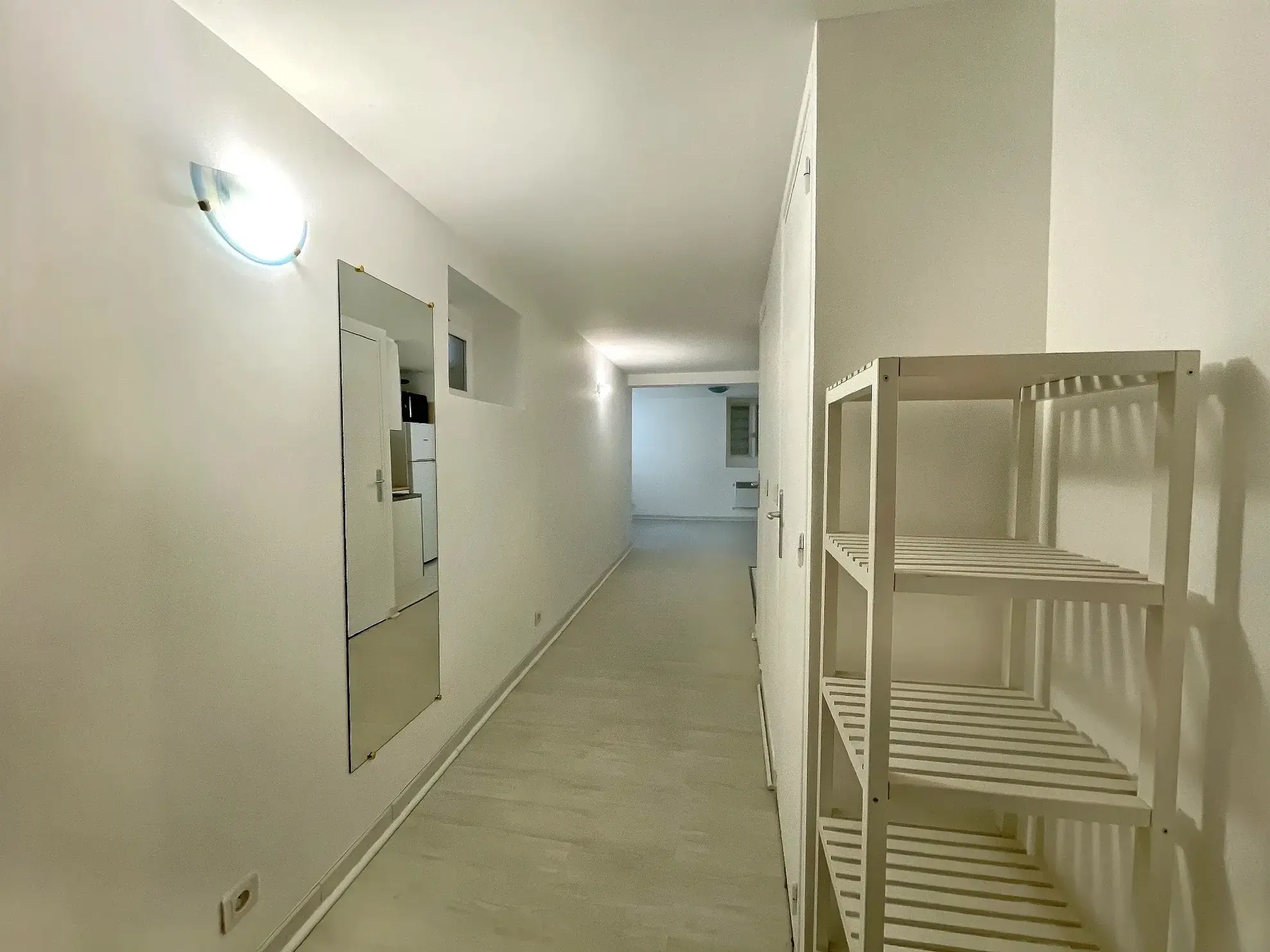 Studio rénové à Saint-Germain-en-Laye proche RER et commerces – idéal résidence ou investissement 
