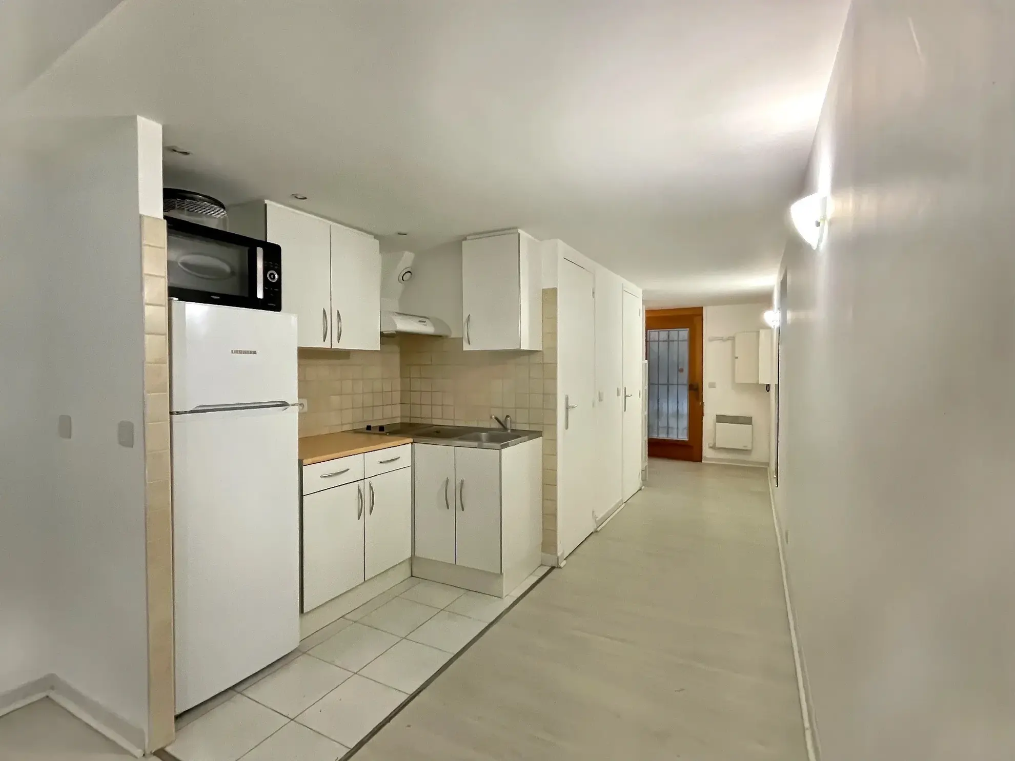 Studio rénové à Saint-Germain-en-Laye proche RER et commerces – idéal résidence ou investissement 