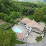 Maison individuelle avec piscine, jardin et garage dans les Corbières Vertes