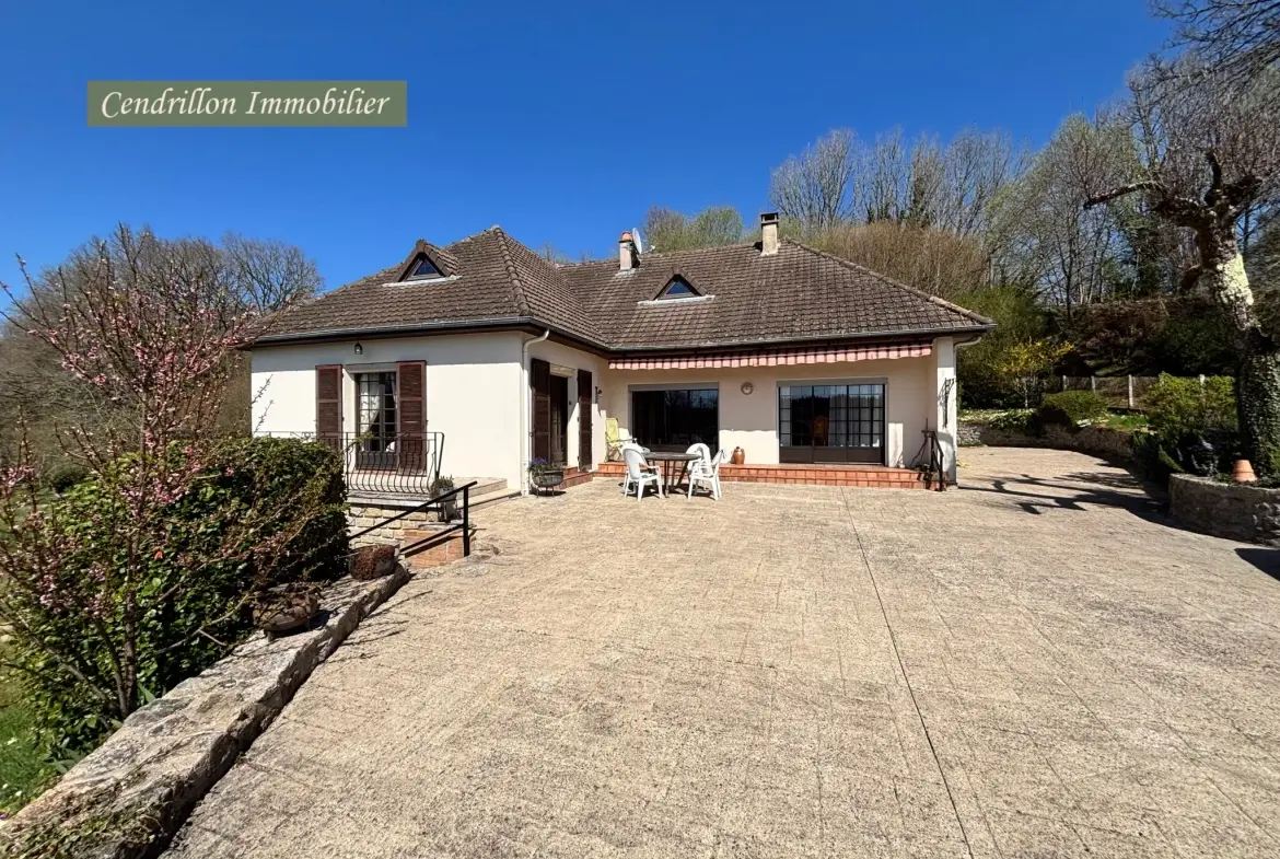 Charmant pavillon des années 70 avec terrasse en Creuse - 4 chambres, grand jardin et garage 