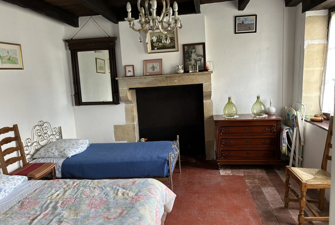 Charmante maison en pierres avec dépendances à Nolay - grand terrain 7061 m² 