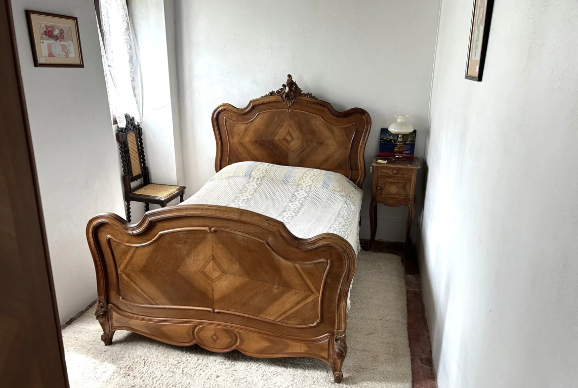 Charmante maison en pierres avec dépendances à Nolay - grand terrain 7061 m² 