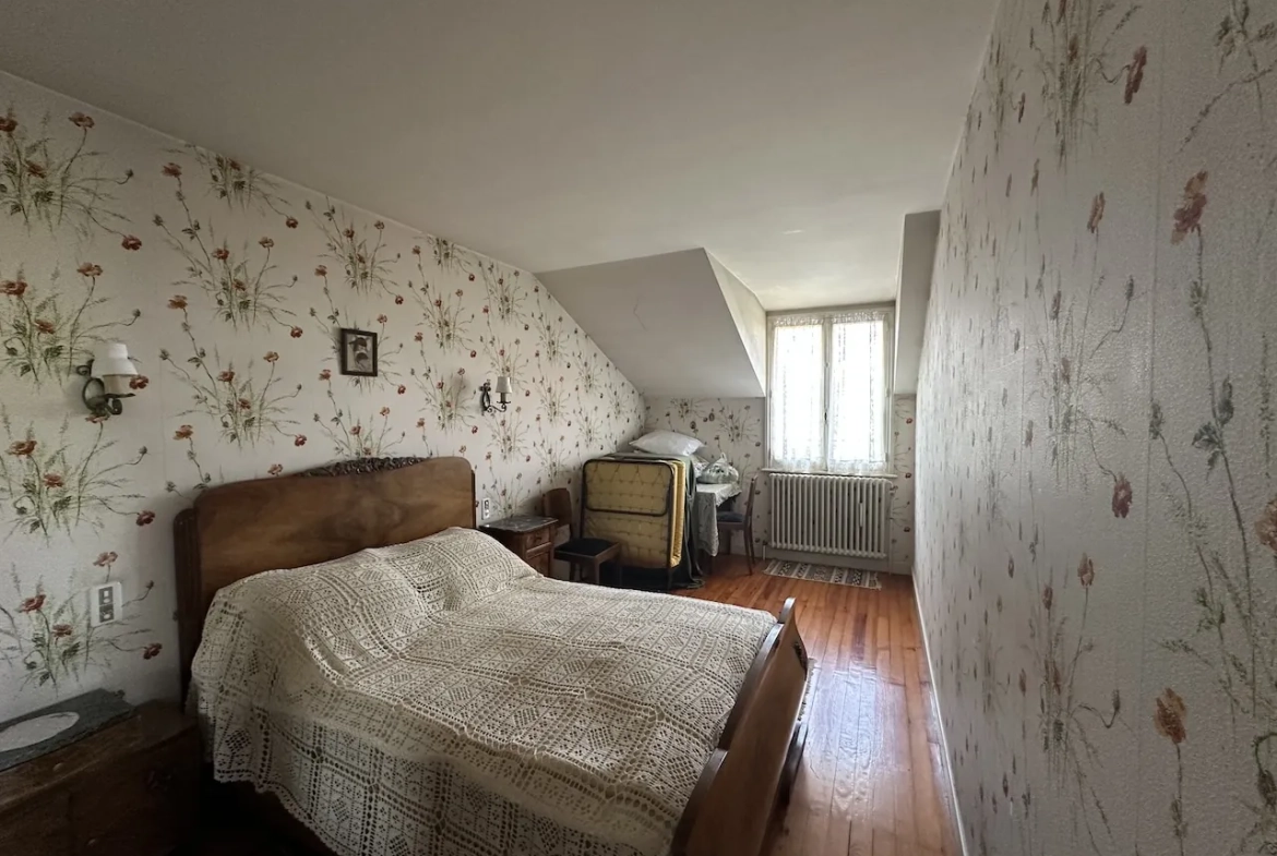 Belle maison familiale à Chauffailles avec grand terrain et dépendances 