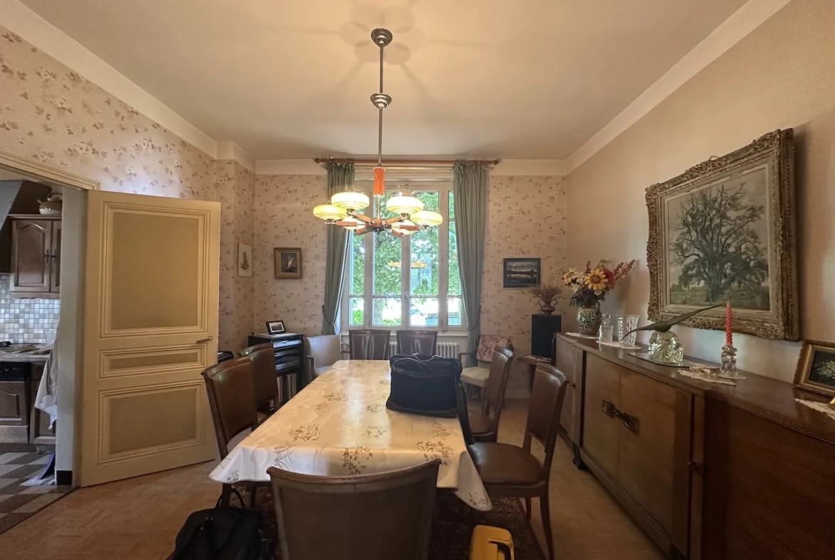 Belle maison familiale à Chauffailles avec grand terrain et dépendances 