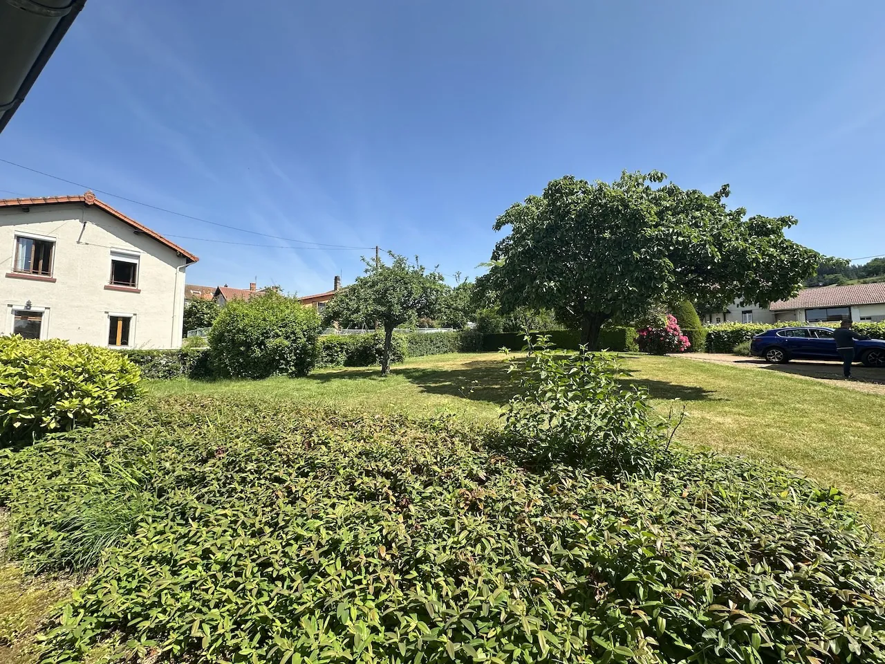 Belle maison familiale à Chauffailles avec grand terrain et dépendances 