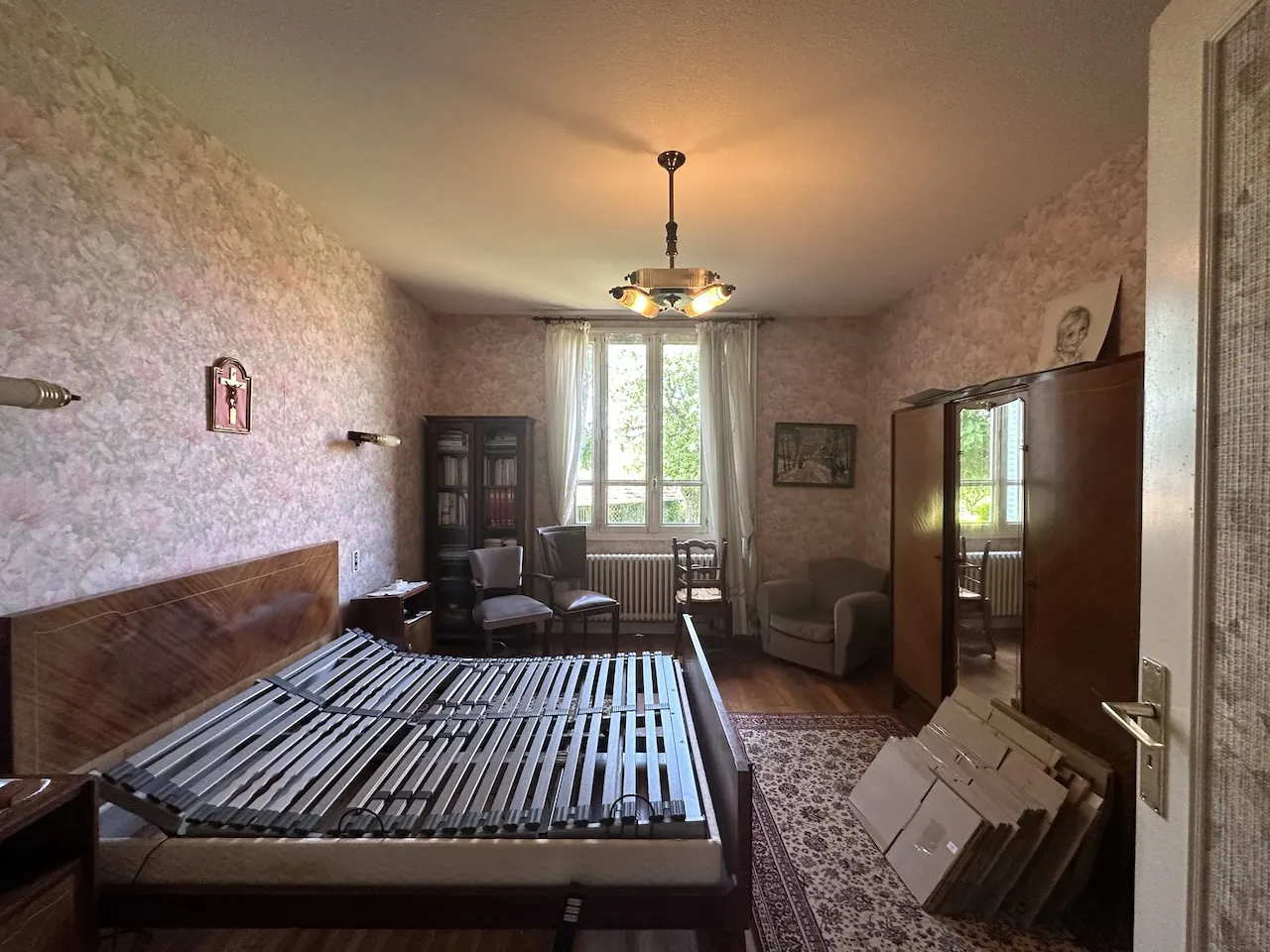 Belle maison familiale à Chauffailles avec grand terrain et dépendances 