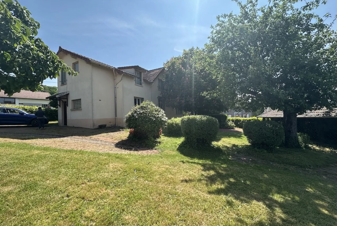 Belle maison familiale à Chauffailles avec grand terrain et dépendances 