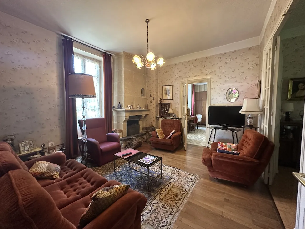 Belle maison familiale à Chauffailles avec grand terrain et dépendances 