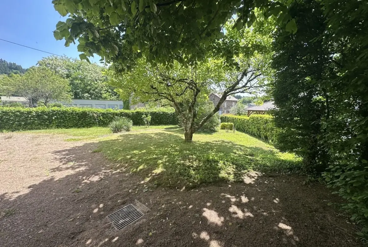Belle maison familiale à Chauffailles avec grand terrain et dépendances 