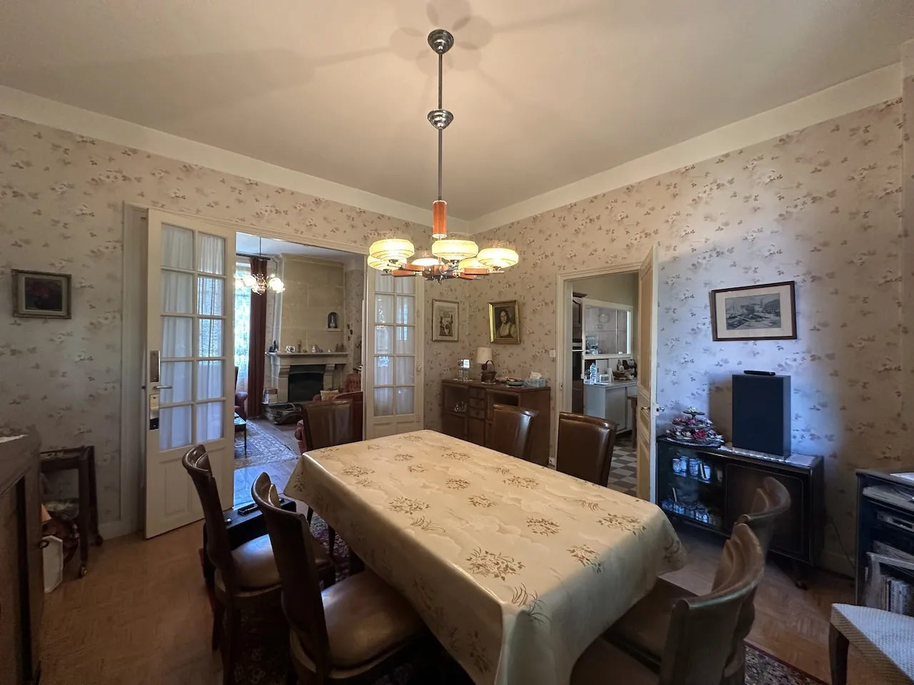 Belle maison familiale à Chauffailles avec grand terrain et dépendances 